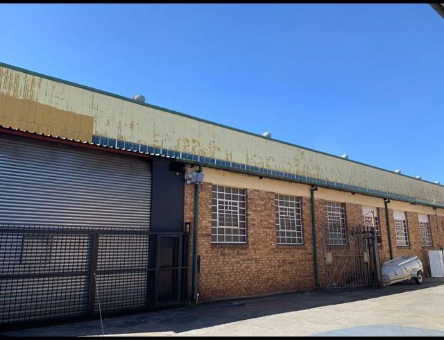 5,100M² WAREHOUSE FOR SALE IN INDUSTRIA